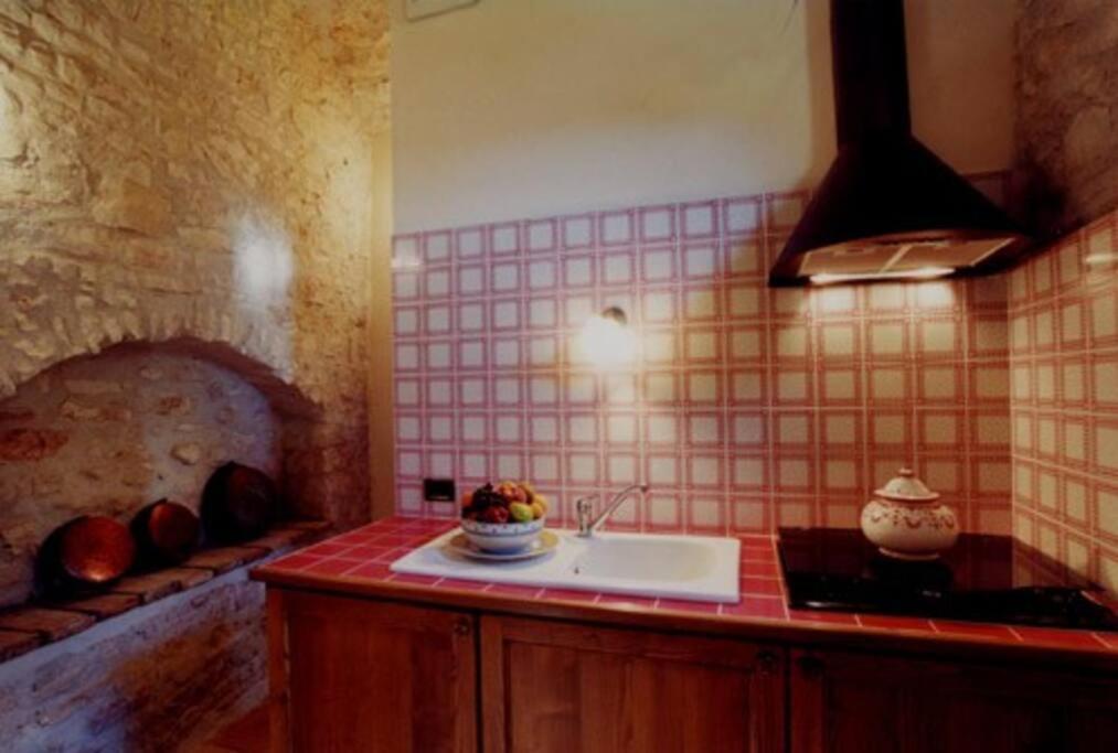 All Stone Horse Stable Converted To Elegant Apartment - Baltimora Spoleto Eksteriør billede