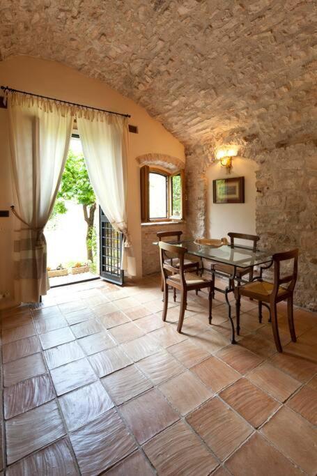 All Stone Horse Stable Converted To Elegant Apartment - Baltimora Spoleto Eksteriør billede